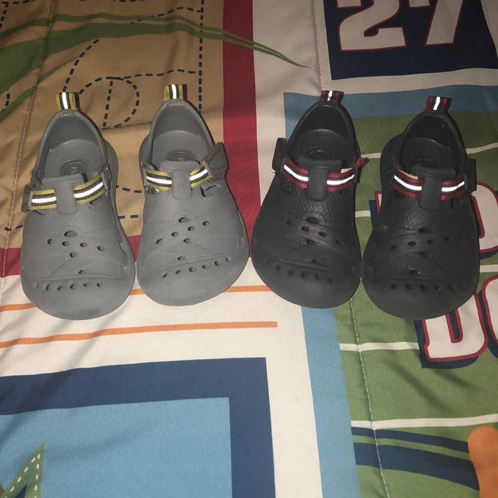 Toddler Boys Water Shoes/Croc-like shoes